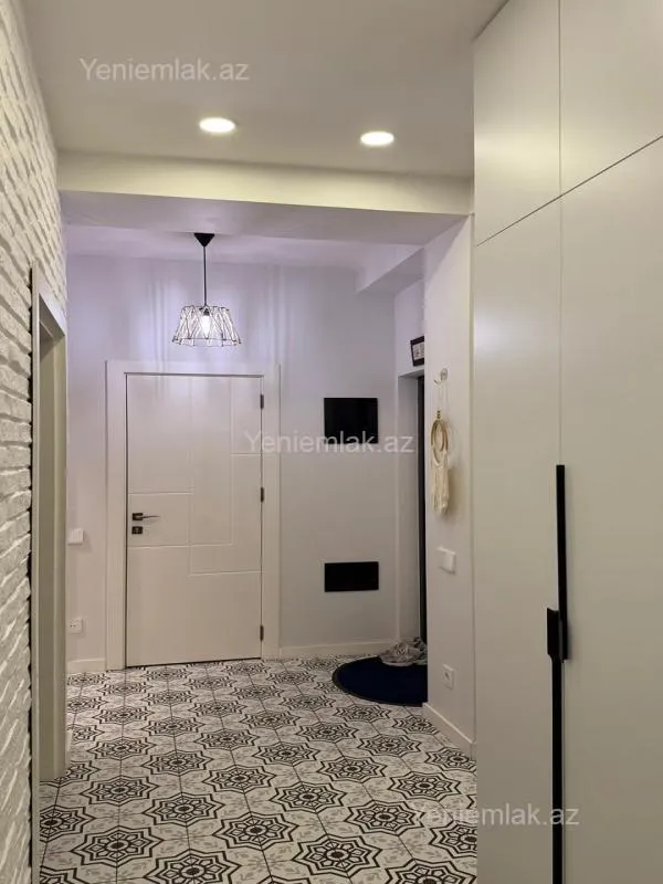 Satılır 3 otaqlı yeni tikili 80 m²