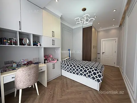 Satılır 4 otaqlı yeni tikili 131 m²
