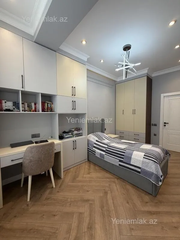 Satılır 4 otaqlı yeni tikili 131 m²