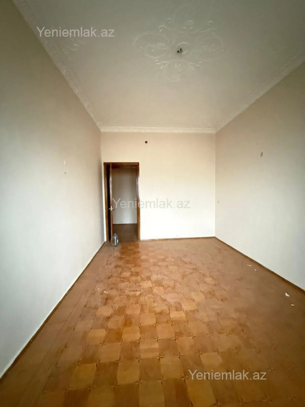 Satılır 3 otaqlı köhnə tikili 100 m²