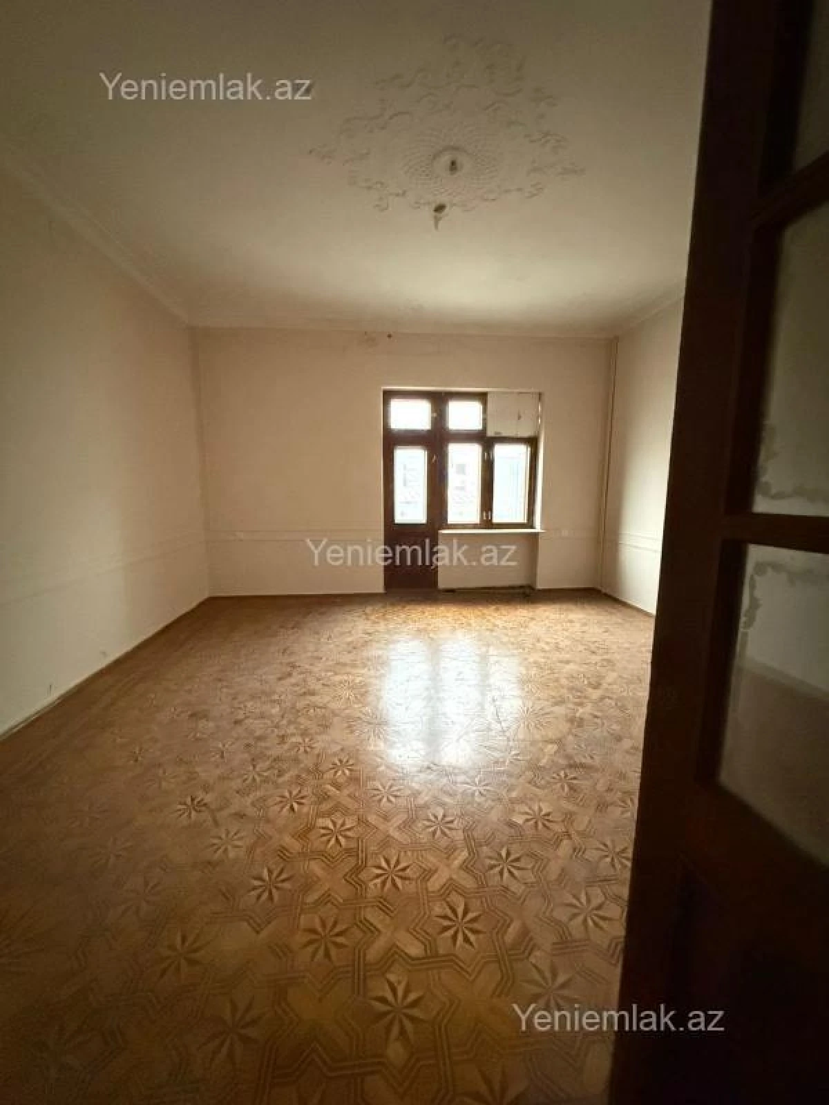 Satılır 3 otaqlı köhnə tikili 100 m²