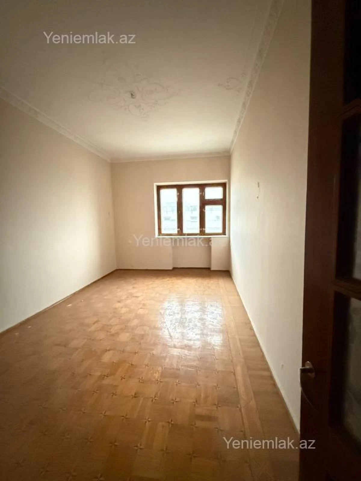 Satılır 3 otaqlı köhnə tikili 100 m²