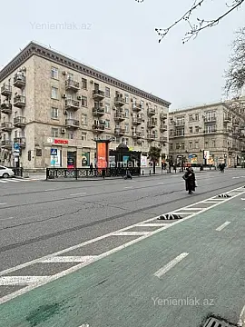 Satılır 3 otaqlı köhnə tikili 100 m²