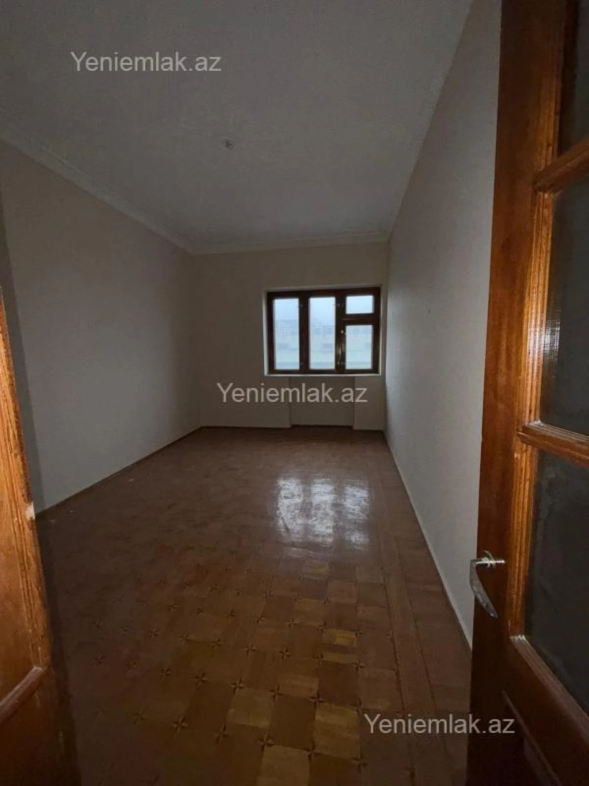 Satılır 3 otaqlı köhnə tikili 100 m²