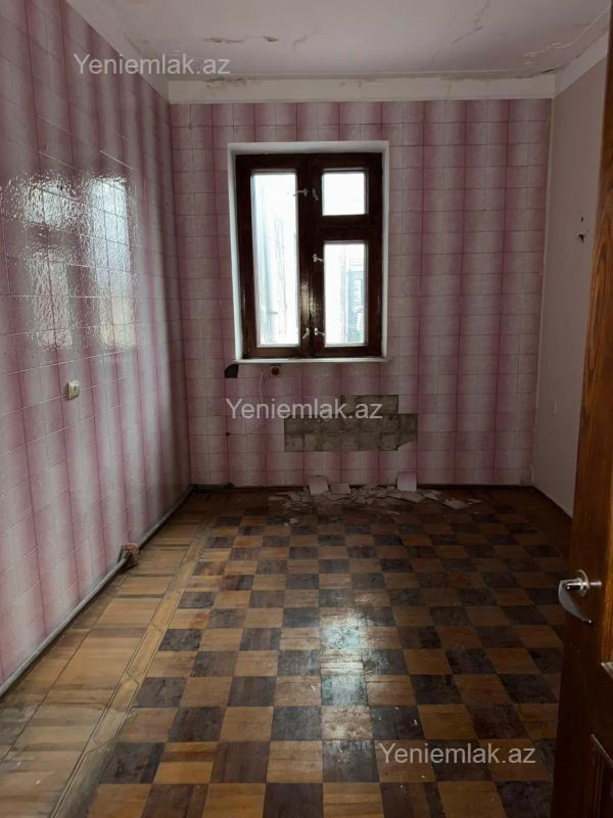 Satılır 3 otaqlı köhnə tikili 100 m²