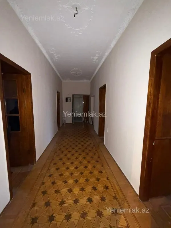 Satılır 3 otaqlı köhnə tikili 100 m²