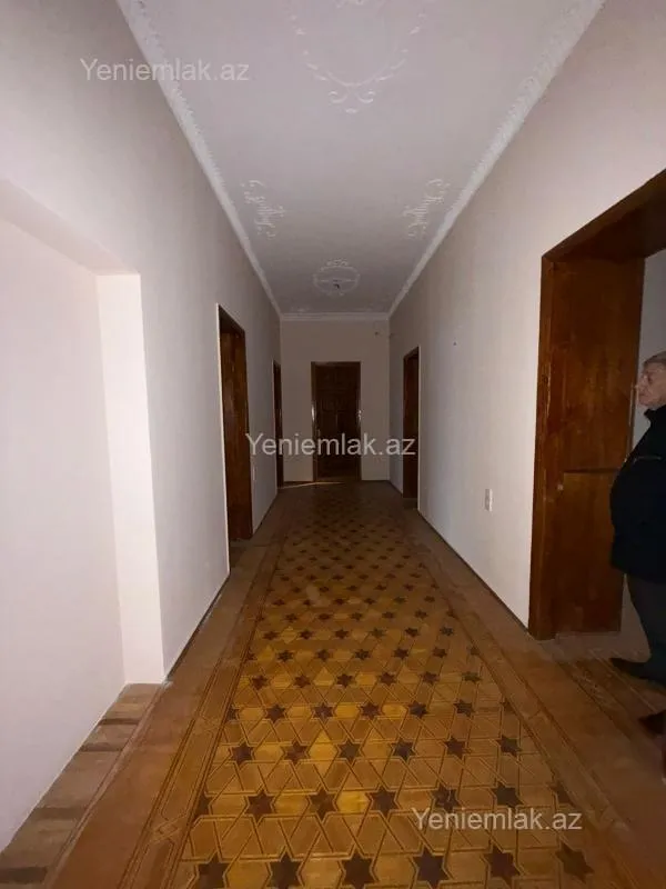 Satılır 3 otaqlı köhnə tikili 100 m²