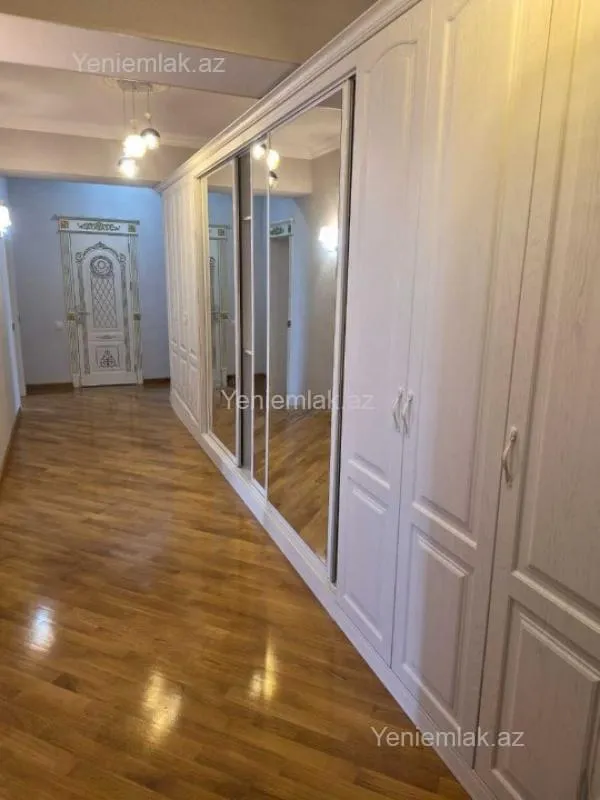 Satılır 3 otaqlı yeni tikili 137 m²