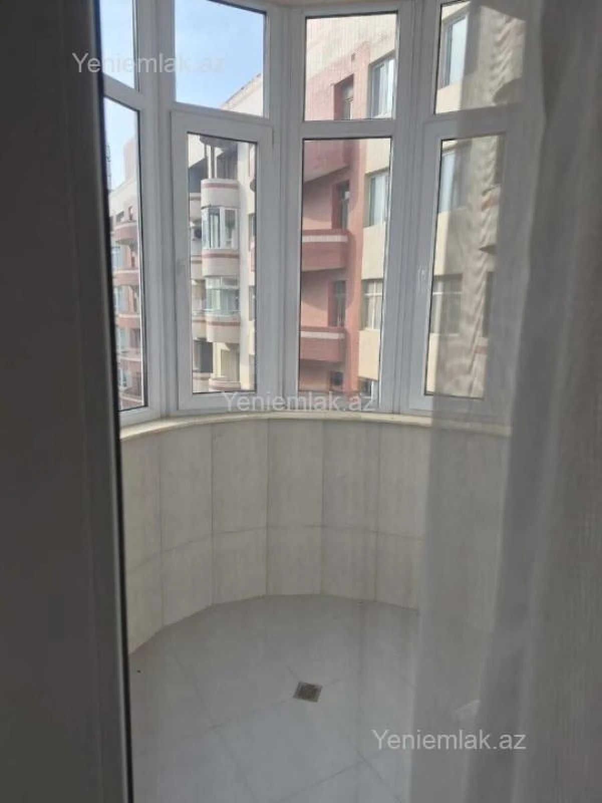 Satılır 3 otaqlı yeni tikili 137 m²