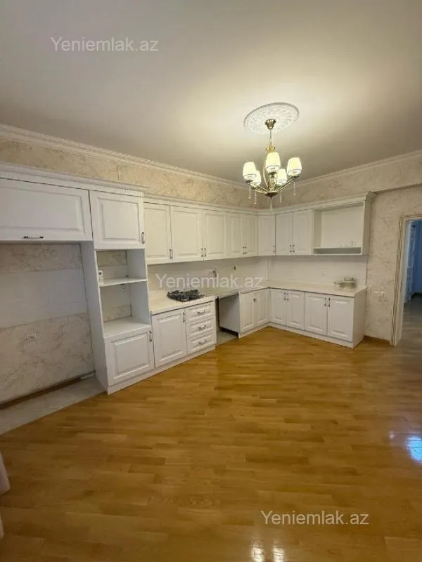 Satılır 3 otaqlı yeni tikili 137 m²