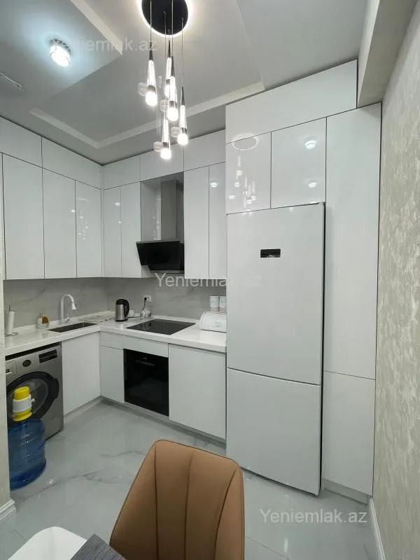 Satılır 3 otaqlı yeni tikili 130 m²
