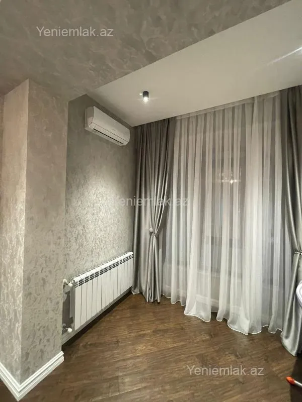 Satılır 3 otaqlı yeni tikili 130 m²