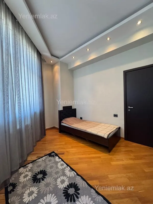 Satılır 3 otaqlı yeni tikili 110 m²