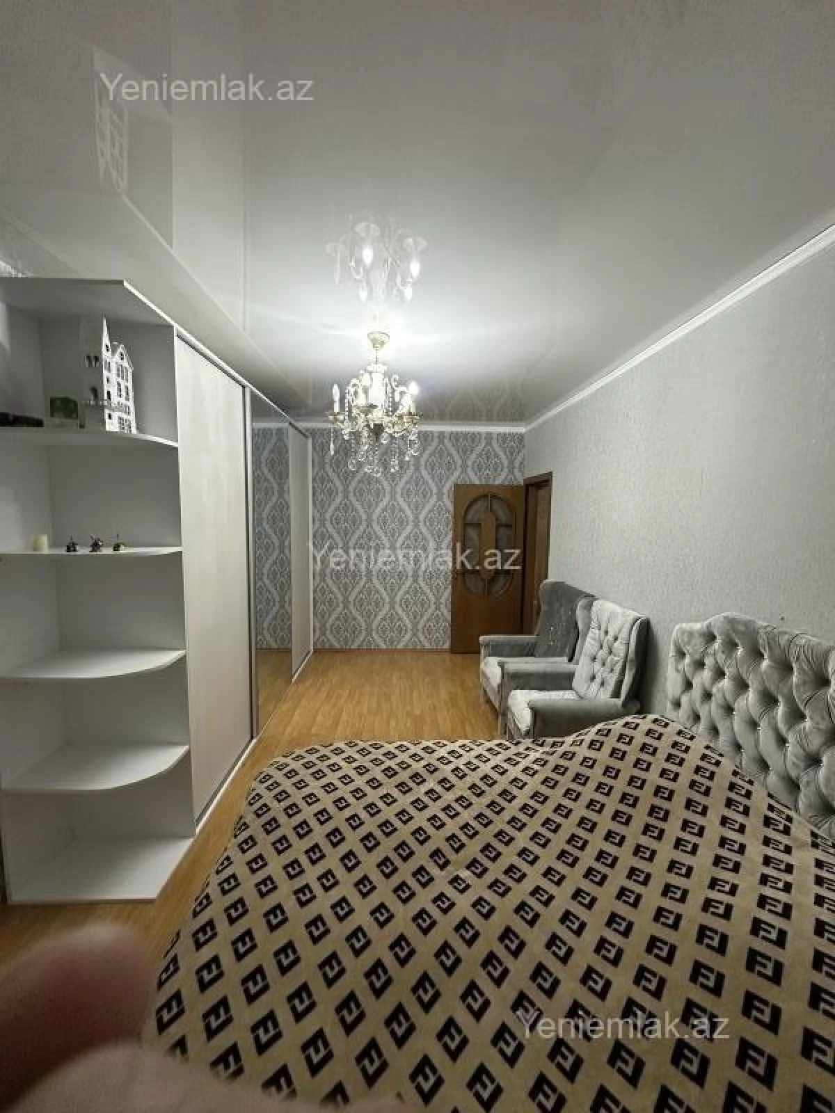 Satılır 2 otaqlı köhnə tikili 60 m²