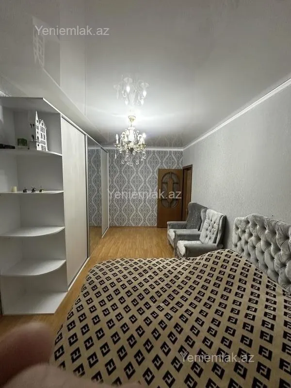 Satılır 2 otaqlı köhnə tikili 60 m²