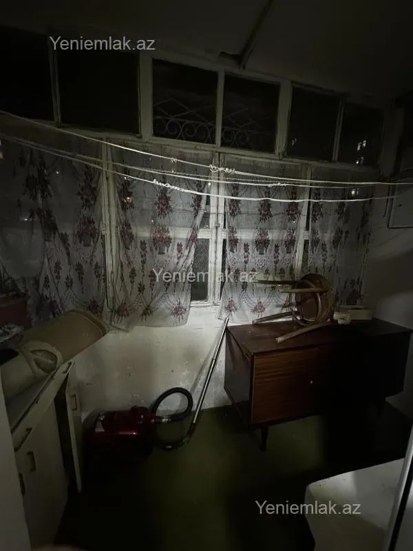 Satılır 2 otaqlı köhnə tikili 60 m²