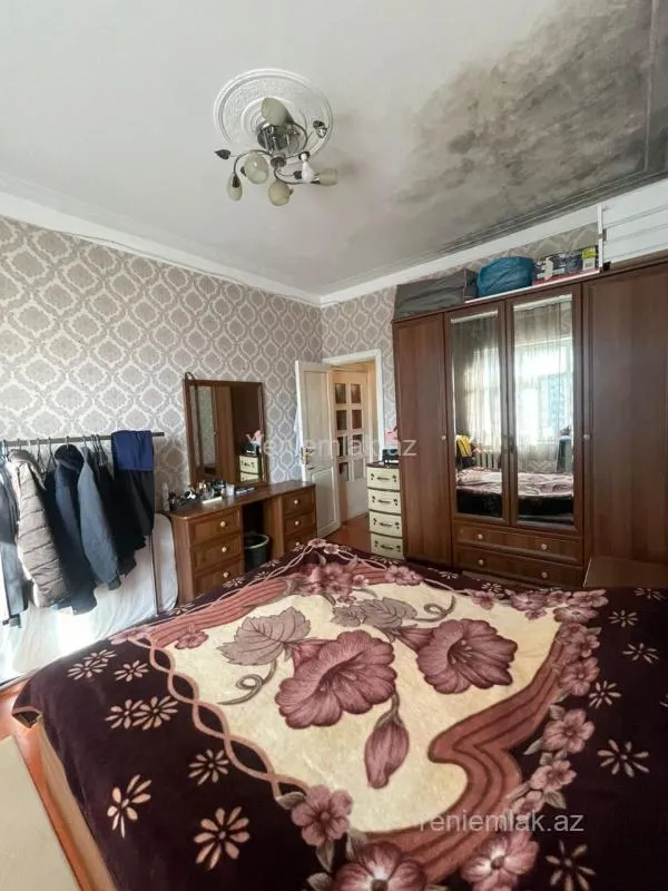 Satılır 3 otaqlı köhnə tikili 90 m²
