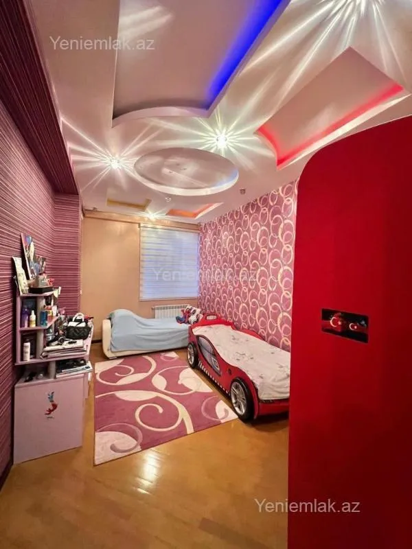 Satılır 3 otaqlı yeni tikili 140 m²