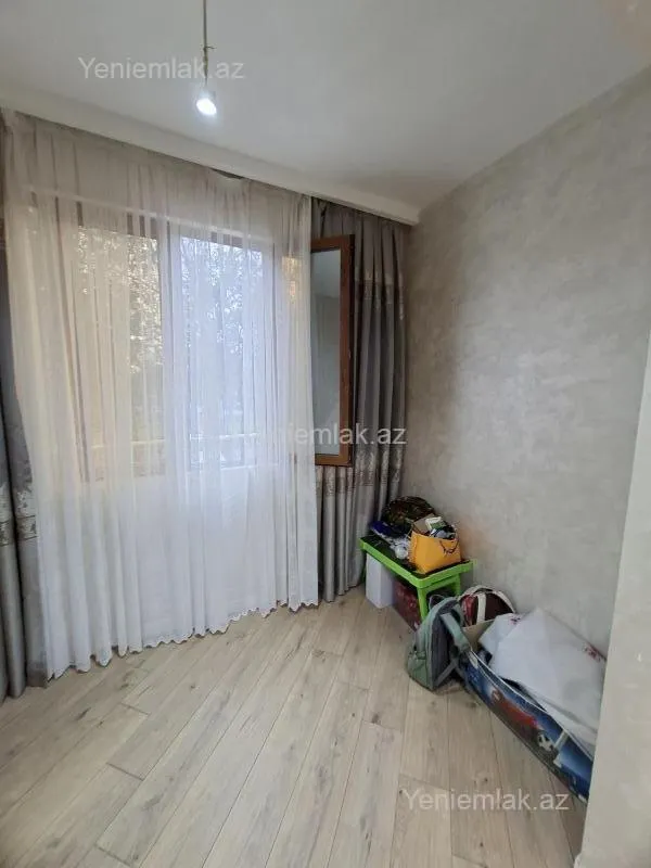 Satılır 2 otaqlı köhnə tikili 50 m²