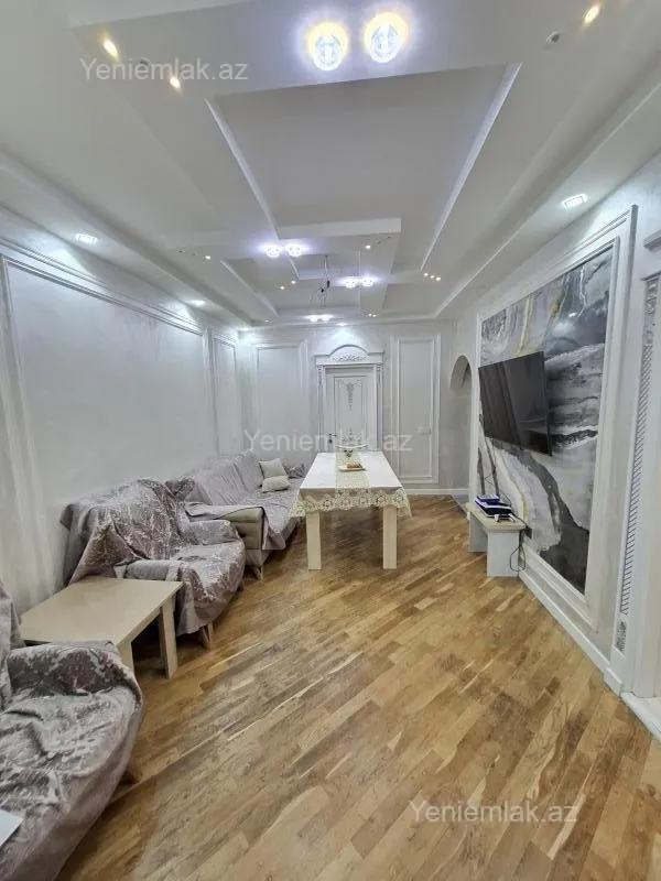 Satılır 2 otaqlı köhnə tikili 50 m²