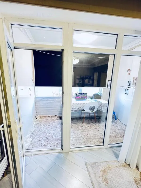 Satılır 3 otaqlı köhnə tikili 100 m²