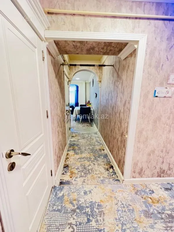 Satılır 3 otaqlı köhnə tikili 100 m²