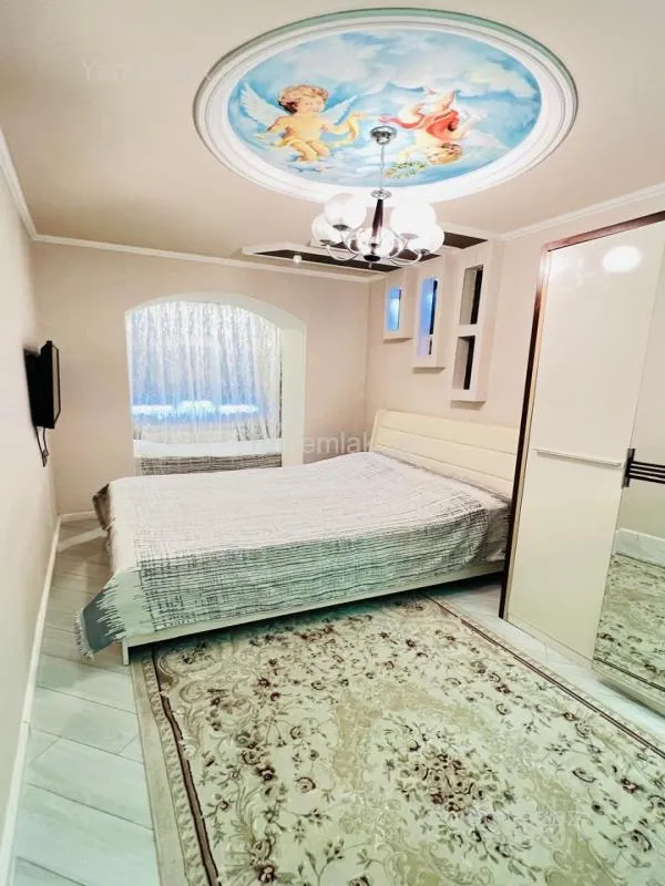 Satılır 3 otaqlı köhnə tikili 100 m²