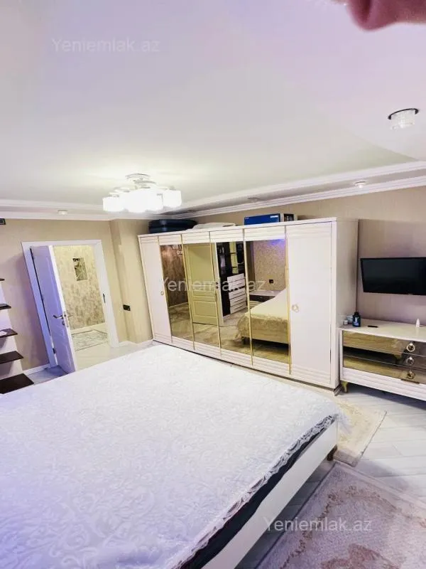 Satılır 3 otaqlı köhnə tikili 100 m²