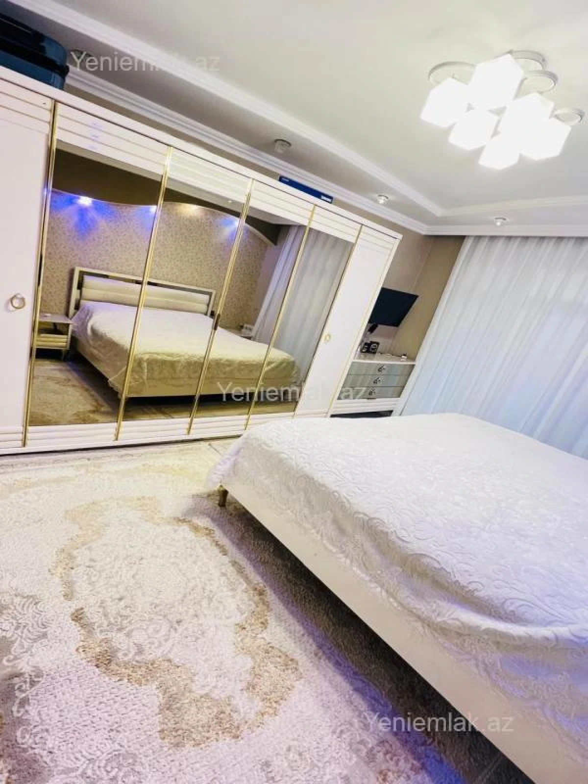 Satılır 3 otaqlı köhnə tikili 100 m²