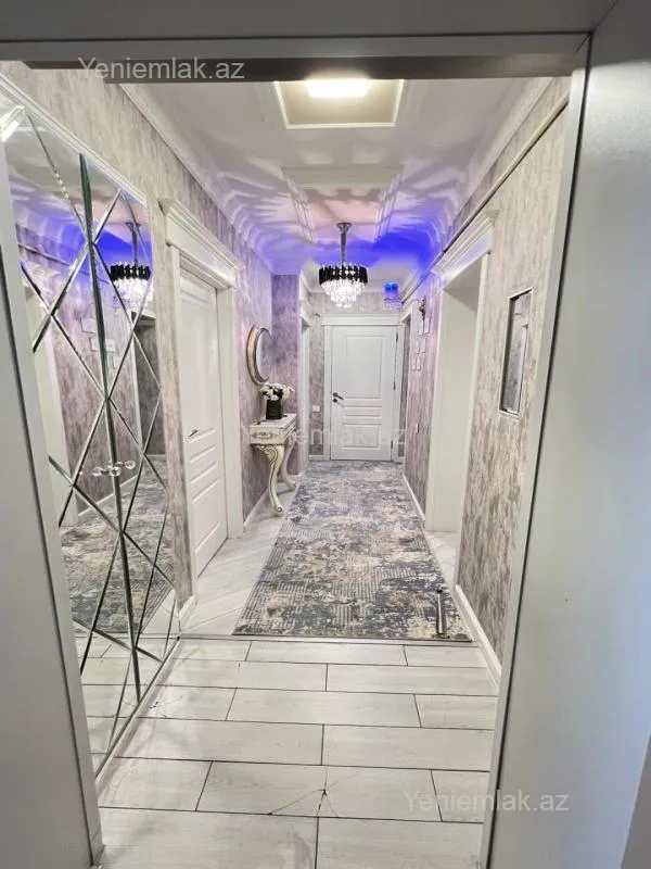 Satılır 3 otaqlı köhnə tikili 100 m²