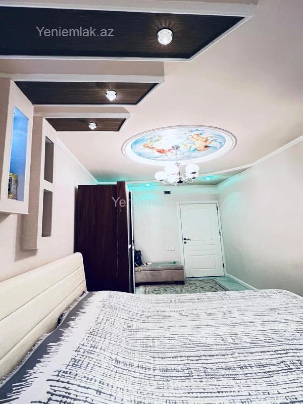 Satılır 3 otaqlı köhnə tikili 100 m²