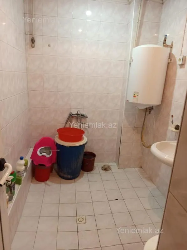 Satılır 3 otaqlı köhnə tikili 70 m²
