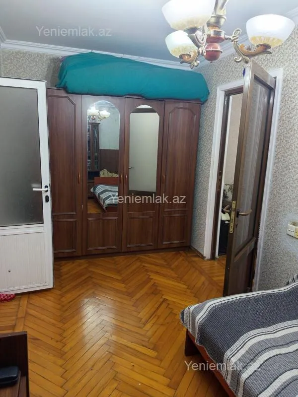 Satılır 3 otaqlı köhnə tikili 70 m²