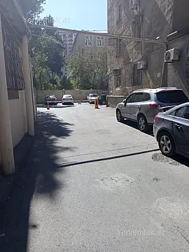 Satılır 3 otaqlı köhnə tikili 70 m²