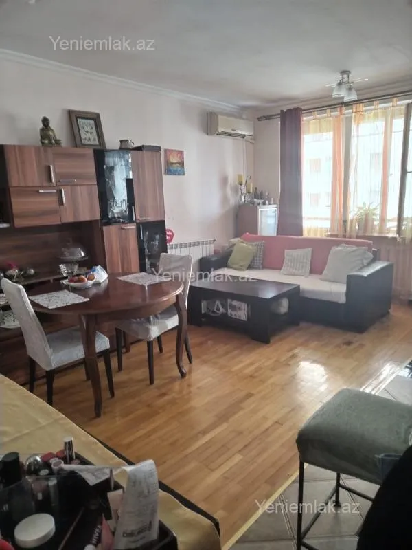 Satılır 2 otaqlı köhnə tikili 60 m²