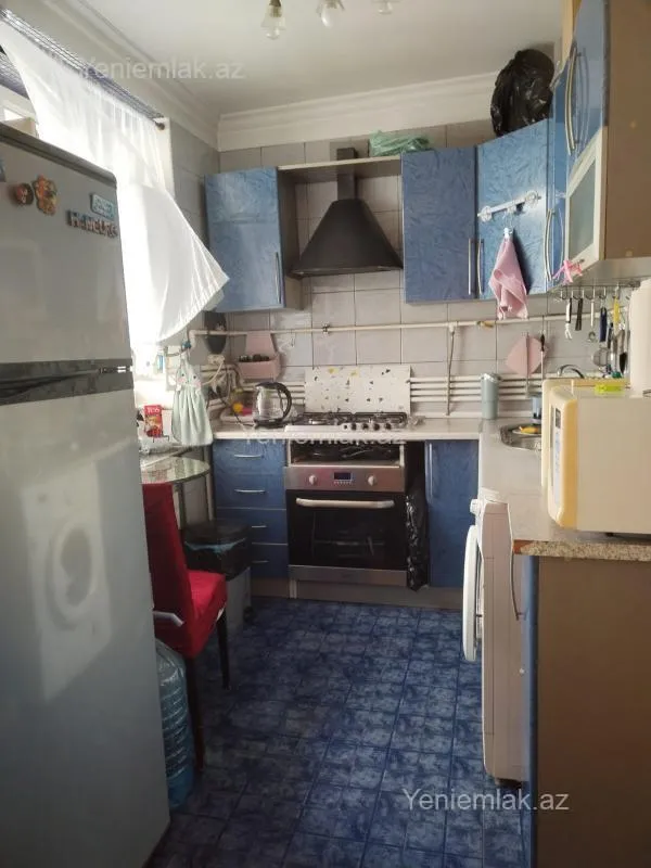 Satılır 2 otaqlı köhnə tikili 60 m²