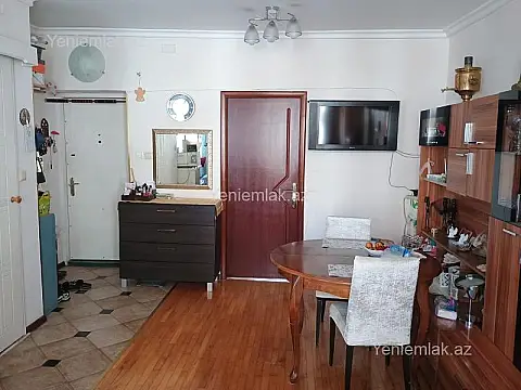 Satılır 2 otaqlı köhnə tikili 60 m²