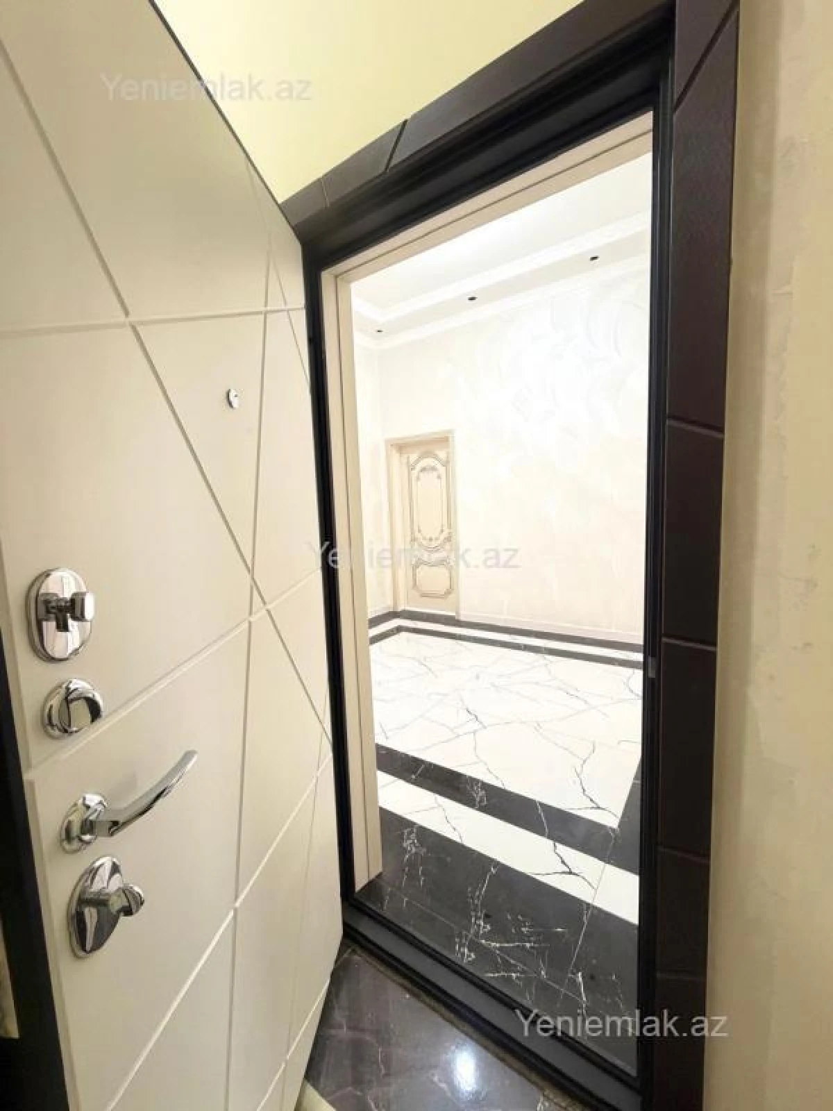 Satılır 2 otaqlı yeni tikili 85 m²