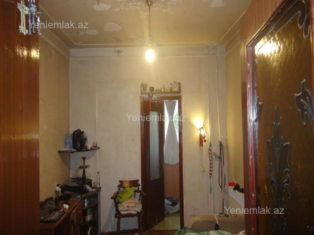Satılır 2 otaqlı köhnə tikili 65 m²