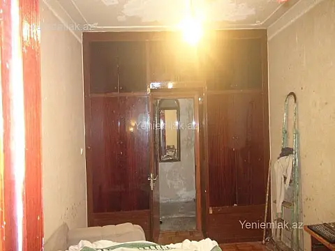 Satılır 2 otaqlı köhnə tikili 65 m²