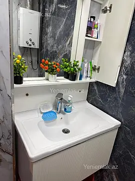 Satılır 2 otaqlı köhnə tikili 60 m²