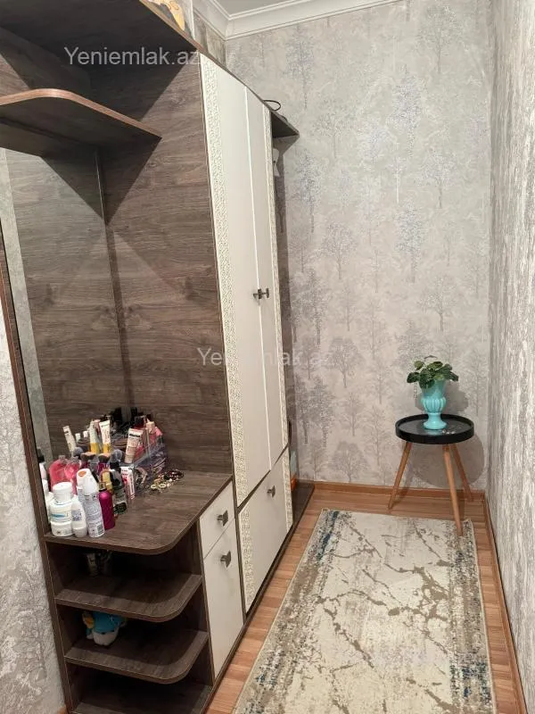 Satılır 2 otaqlı köhnə tikili 60 m²
