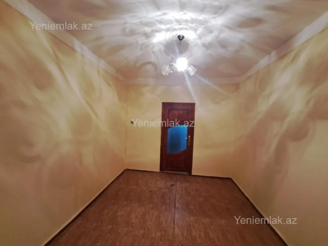 Satılır 2 otaqlı köhnə tikili 70 m²