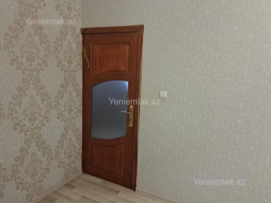 Satılır 2 otaqlı köhnə tikili 70 m²