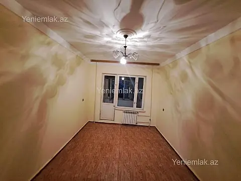 Satılır 2 otaqlı köhnə tikili 70 m²