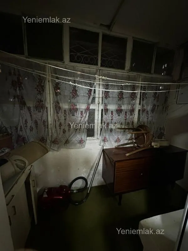 Satılır 2 otaqlı köhnə tikili 60 m²