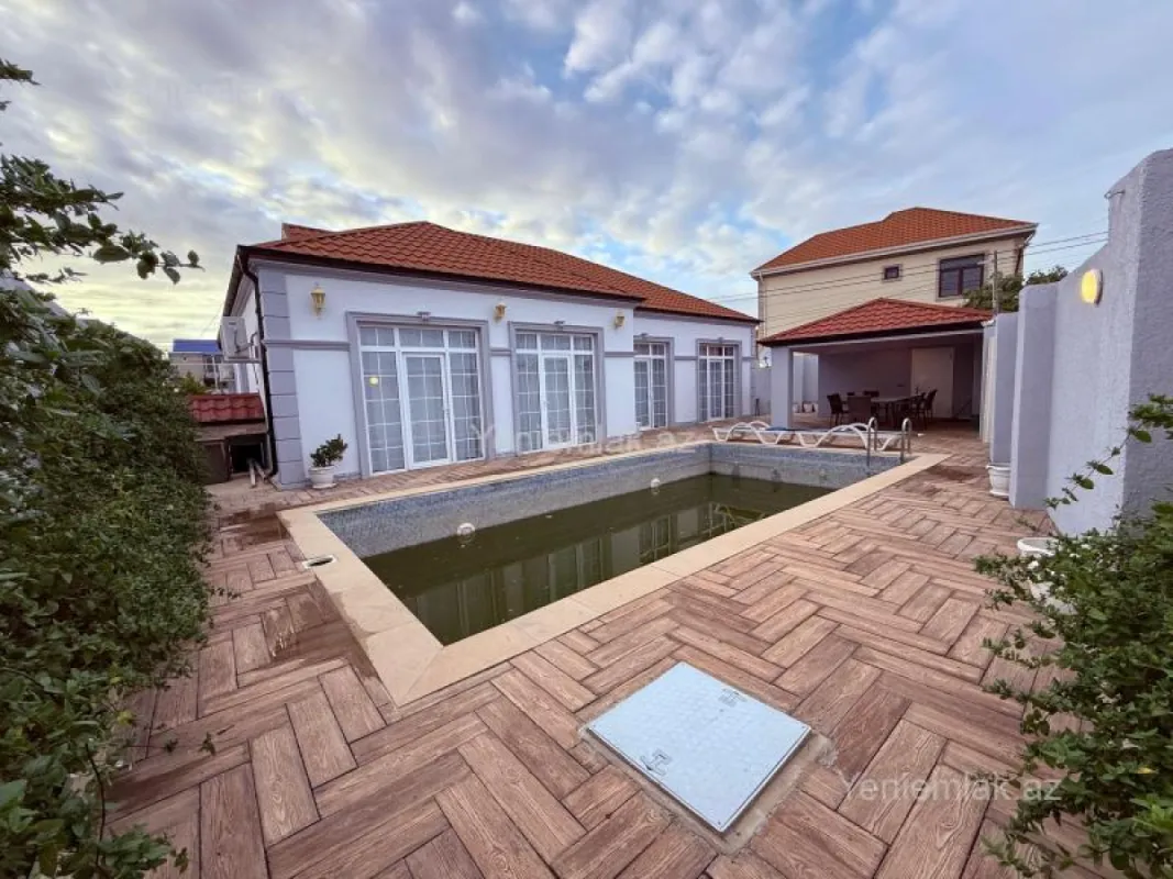 Satılır 5 otaqlı həyət evi 142 m²