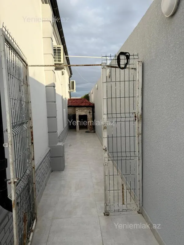 Satılır 5 otaqlı həyət evi 142 m²