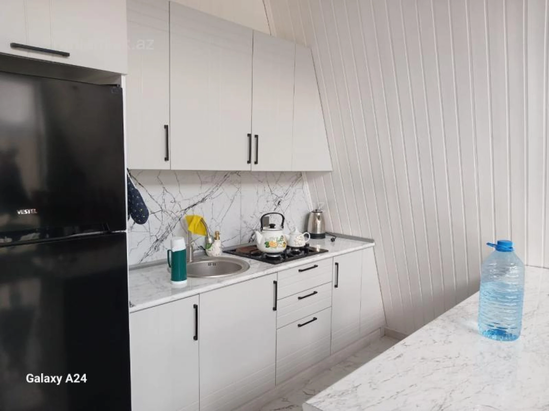 Satılır 6 otaqlı həyət evi 170 m²