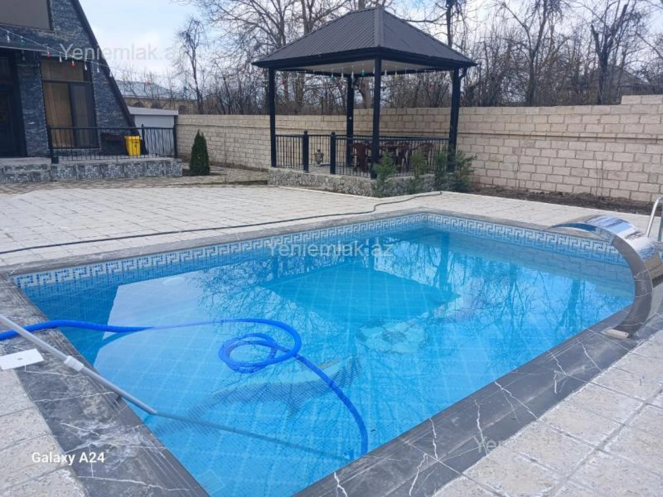 Satılır 6 otaqlı həyət evi 170 m²